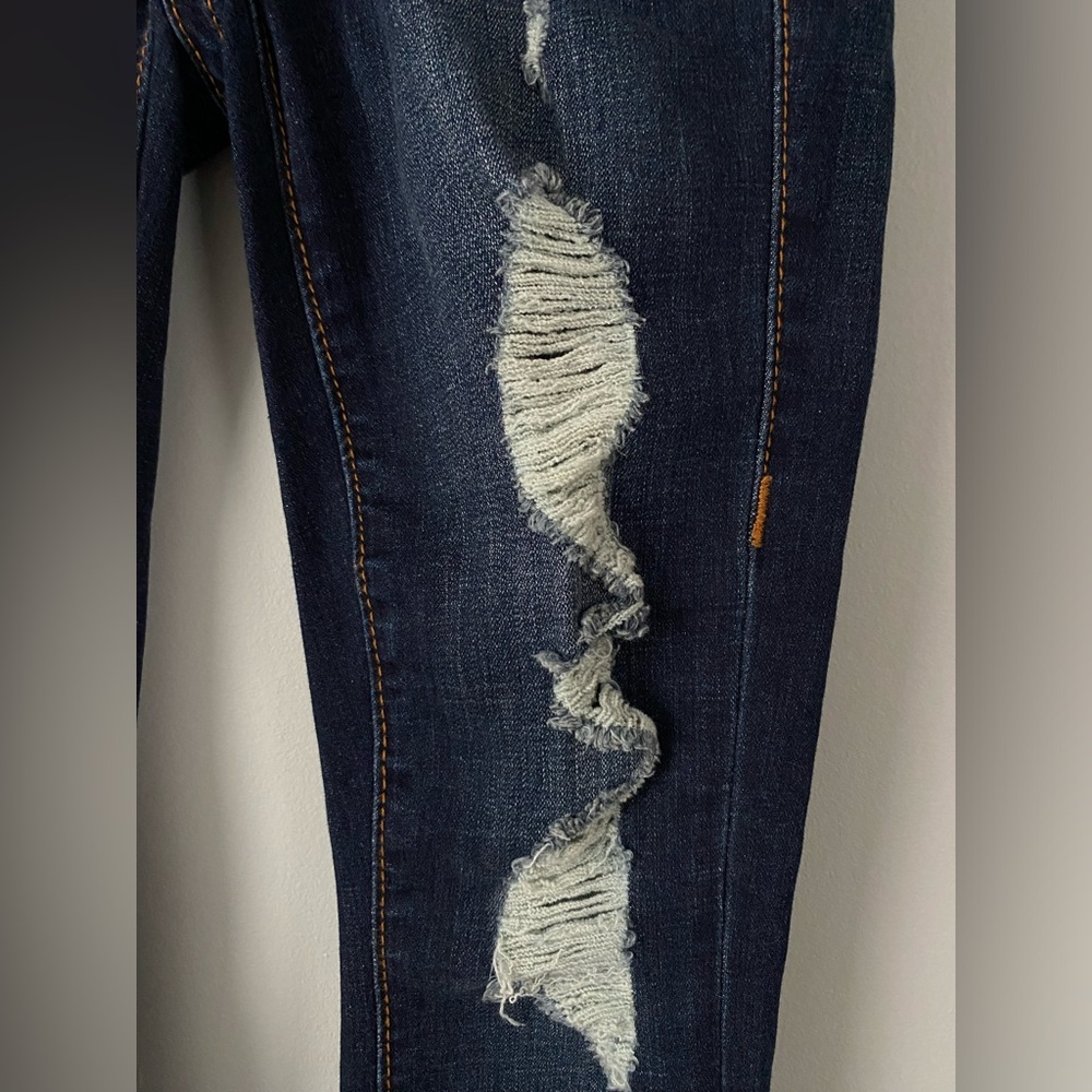 True Religion Mid Rise Capri - Picture 3 of 7